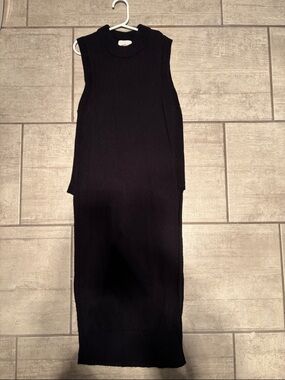 Wilfred Black Ribbed Sleeveless Midi Dress with Large Slits